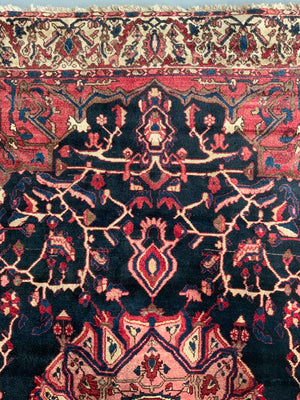 Bactiari carpet with medallion design (306 x 220cm)