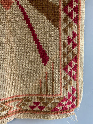 British small readicut Art Deco rug (132 x 74cm)