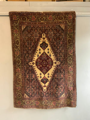 Feraghan antique rug (180 x 120cm)