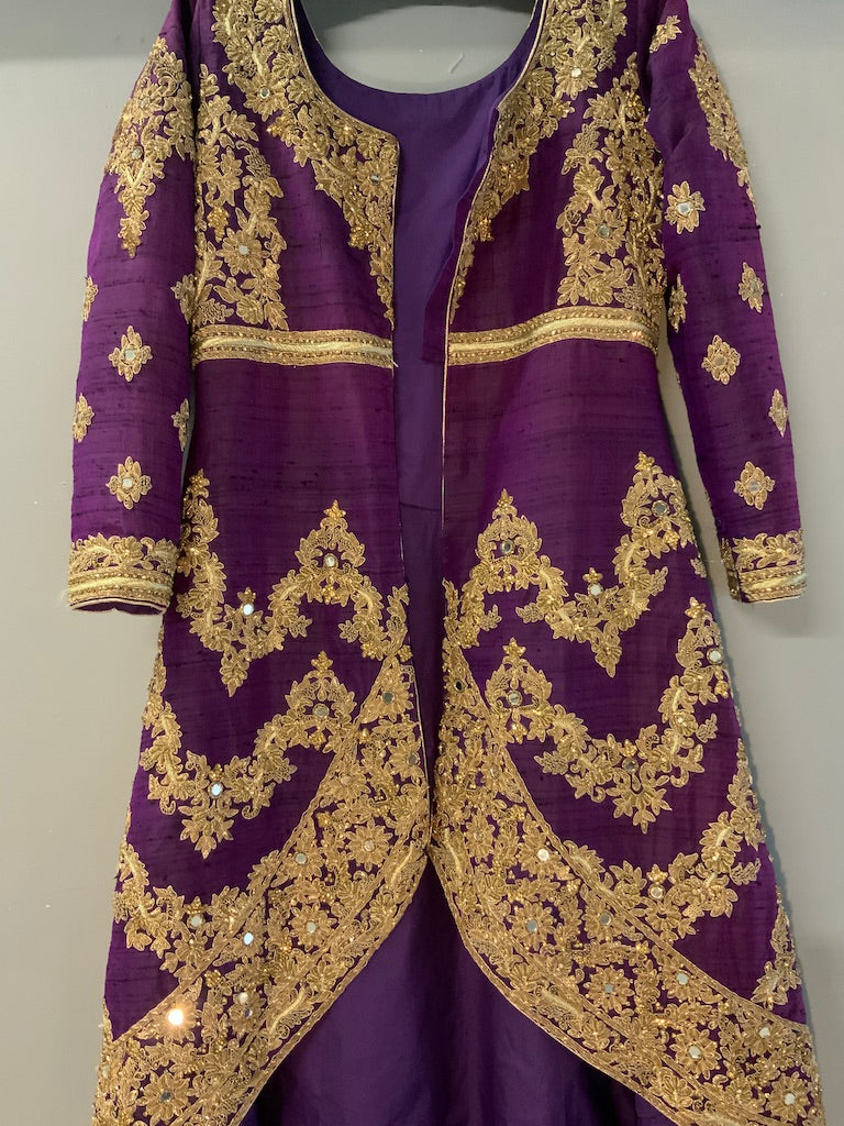 Indian ladies wedding costume (?) [2]
