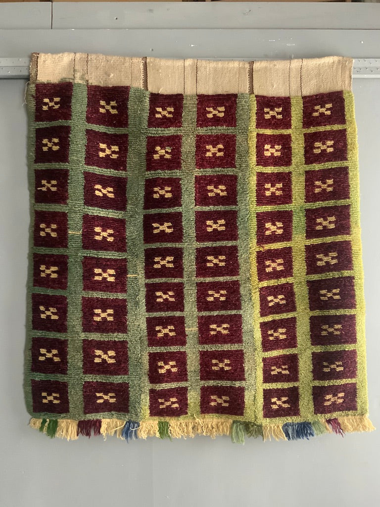 Turkish looped pile Çeki Tülü rug (115 x 108cm)