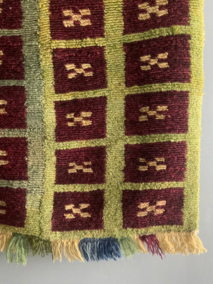 Turkish looped pile Çeki Tülü rug (115 x 108cm)