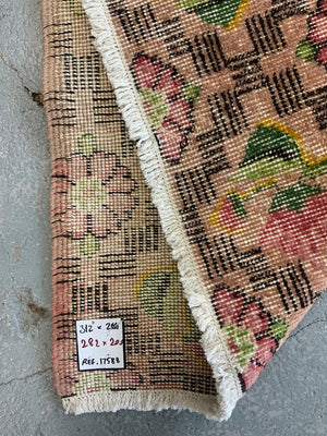 Turkish Zeki Müren carpet (280 x 202cm)