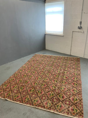 Turkish Zeki Müren carpet (280 x 202cm)