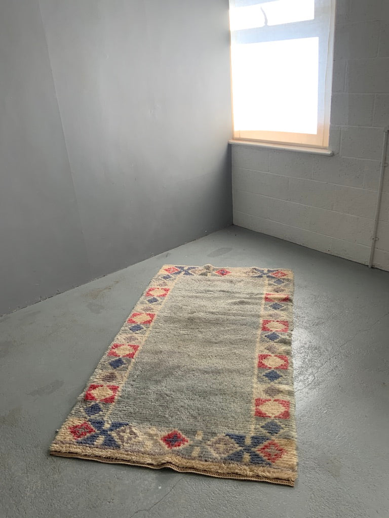 Finnish / Swedish vintage Rya rug (193 x 108cm)