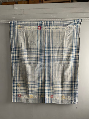 Vintage heavy linen with cross stitching (160 x 135cm)