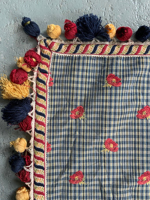 Mexican (?) cover brocaded in silk with pom poms (112 x 112cm)