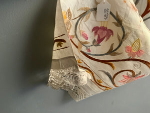 Arts & Crafts embroidered band trimmed with crochet (183 x 30cm)