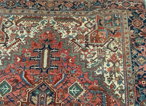 NWP Heriz vintage medallion design carpet (331 x 240cm)