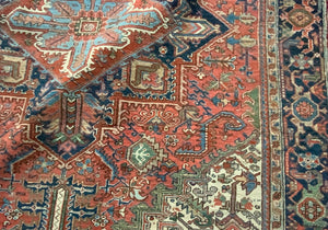 NWP Heriz vintage medallion design carpet (331 x 240cm)