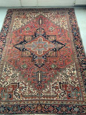 NWP Heriz vintage medallion design carpet (331 x 240cm)