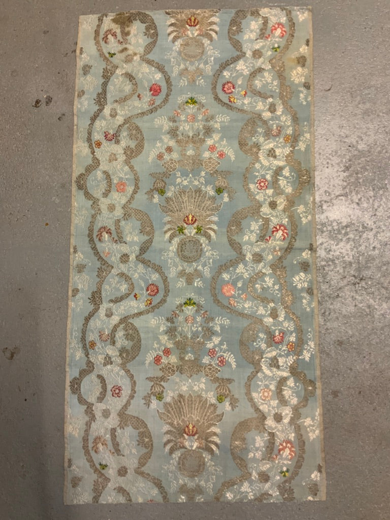 French Lyon 18th cent silk / silver brocade (105 x 53cm)