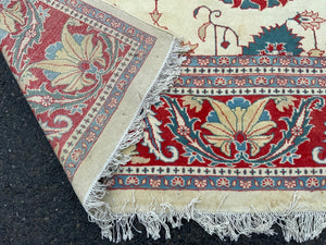 Indian cream field carpet with Palmette design (403 x 301 cm)