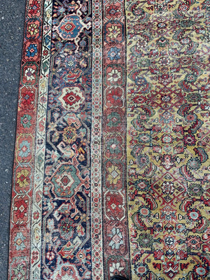 Sarouk Feraghan antique carpet (374 x 321cm)