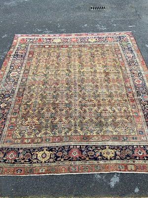 Sarouk Feraghan antique carpet (374 x 321cm)