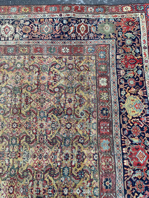 Sarouk Feraghan antique carpet (374 x 321cm)