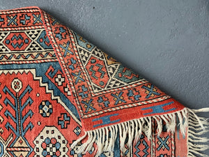 Turkish Ayvalik Dobag type rug ( 131 x 98cm )