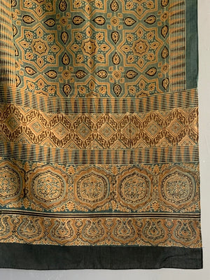Indian Kutch genuine Adrak stole (117 x 53cm)
