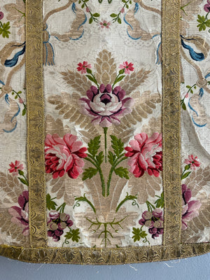 Ecclesiastical chasuble silk on cream (106 x 65cm)