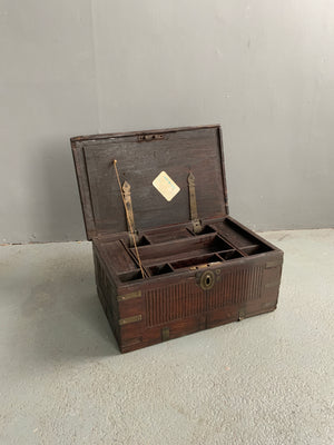Batavian Indo-Dutch seaman's small chest (48 x 30 x 21cm)