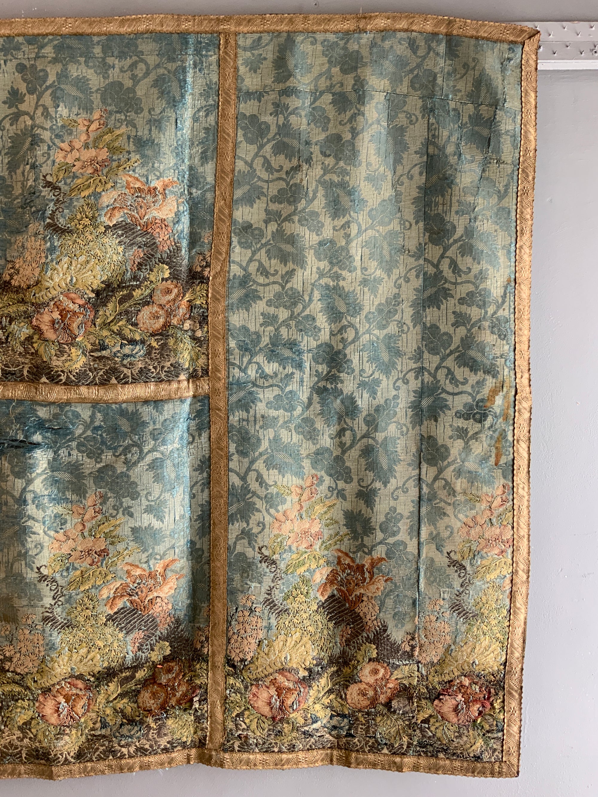 Italian antique blue silk brocade (99 x 187cm)