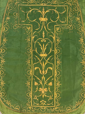 Green silk chasuble with gilt embroidery (117 x 69cm)