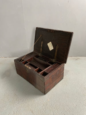 Batavian Indo-Dutch seaman's small chest (48 x 30 x 21cm)