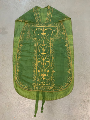 Green silk chasuble with gilt embroidery (117 x 69cm)