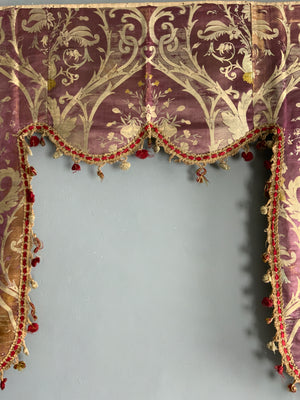 French antique silk pelmet (138 x 101cm) *AF