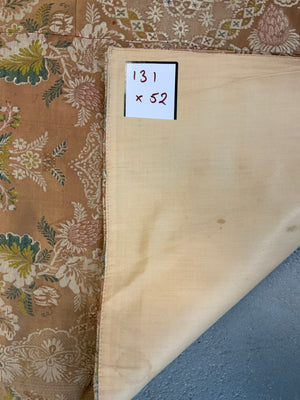 Lampas type antique continental silk (131 x 52cm)