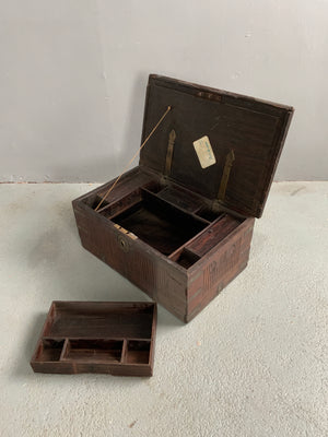 Batavian Indo-Dutch seaman's small chest (48 x 30 x 21cm)