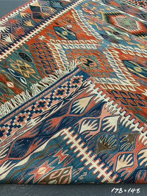 Turkish Konya kilim with Nazumlah design (178 x 148cm)