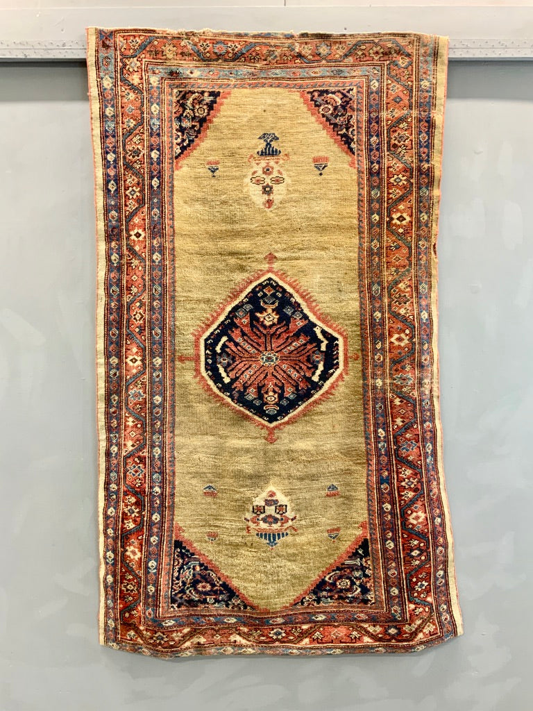 Antique Ferreghan rug (190 x 109cm)