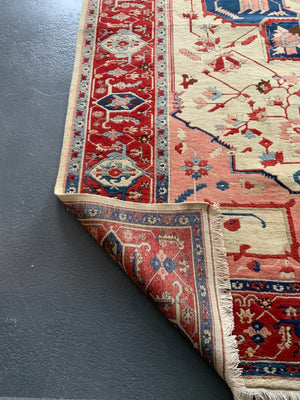 Serapi type Heriz / Tabrizi carpet ( 352 x 270 cm )