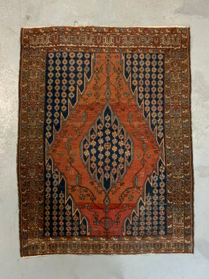Mazlaghan vintage rug (187 x 142cm)