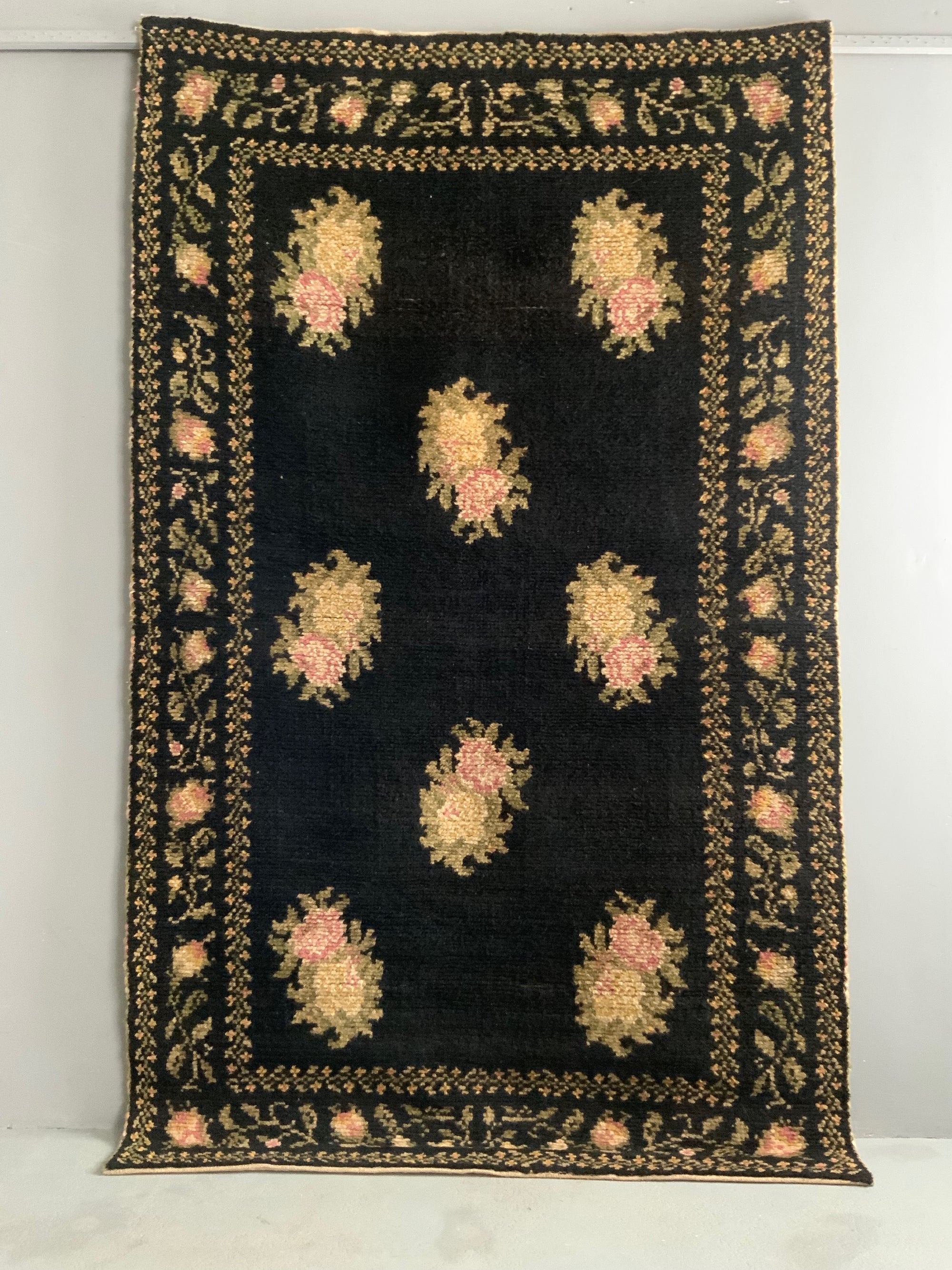 Las Alpujarras looped pile rug (246 x 150cm)