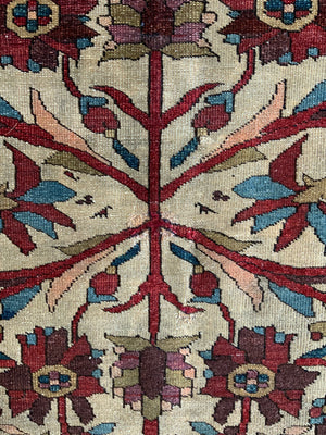 Sarouk antique small rug (147 x 104cm)