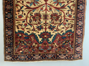 Sarouk antique small rug (147 x 104cm)