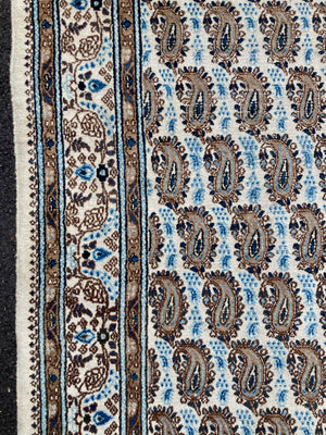 Qom pale carpet (376 x 275cm) *AF