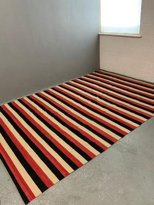 Indian banded flatweave modern carpet (287 x 198cm)