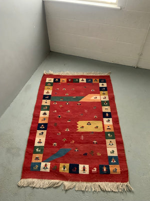 Fars part pile rug with figures (152 x 106cm)