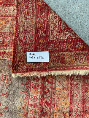 Turkish vintage Sivas rug (193 x 123cm)