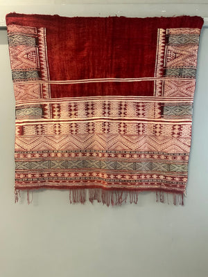 Tunisian vintage ' bakhnoug ' mantle (126 x 135cm)