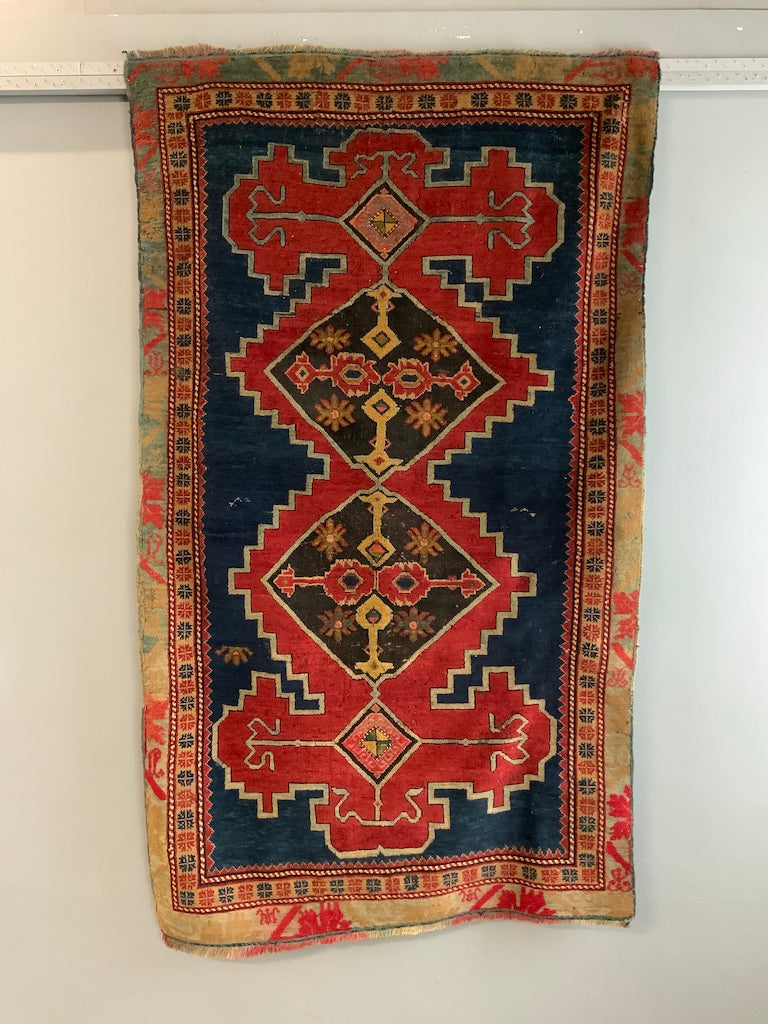 Caucasian vintage rug (186 x 108cm)