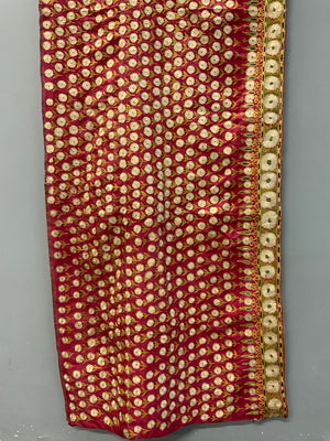  Indo-Pak antique Sindh silk embroidery (72 x 236cm)