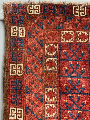 Turkmen antique Ersari ensi rug (176 x 126cm)