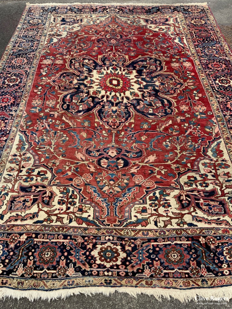 Ahar Heriz Medallion Carpet (355 X 257Cm)