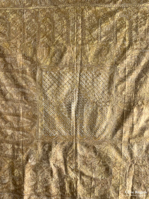 Fine Embroidered Cover (120 X 120Cm)