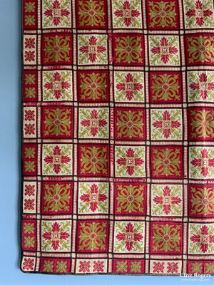 C. European Counterplane Cover (157 X 155Cm)