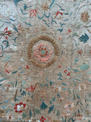 Fine Silk Embroidery (184 X 137 Cm)